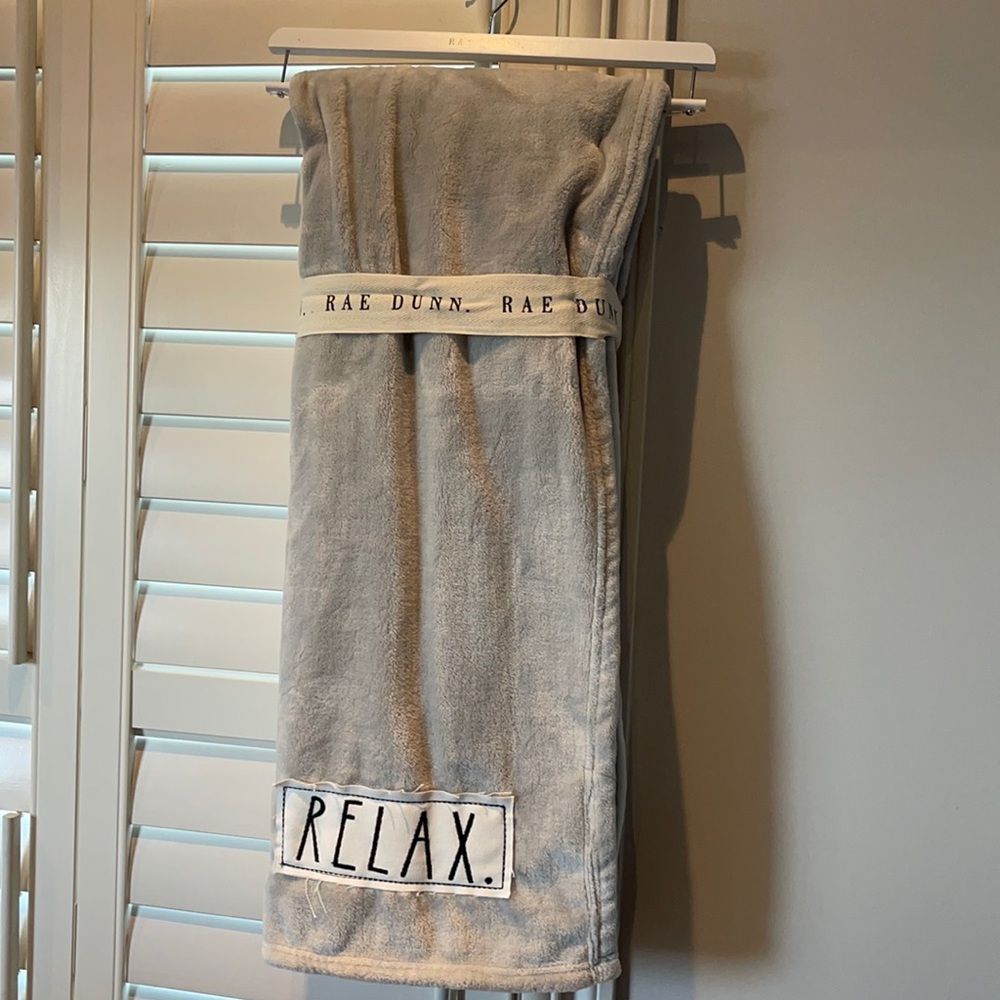 Rae Dunn - RELAX - blanket